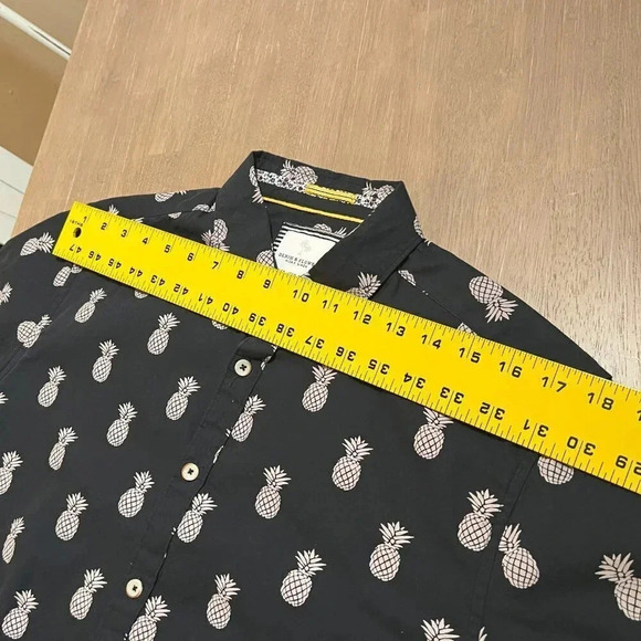 Men’s Denim & Flower Button Down Shirt Size Medium - Picture 6 of 7